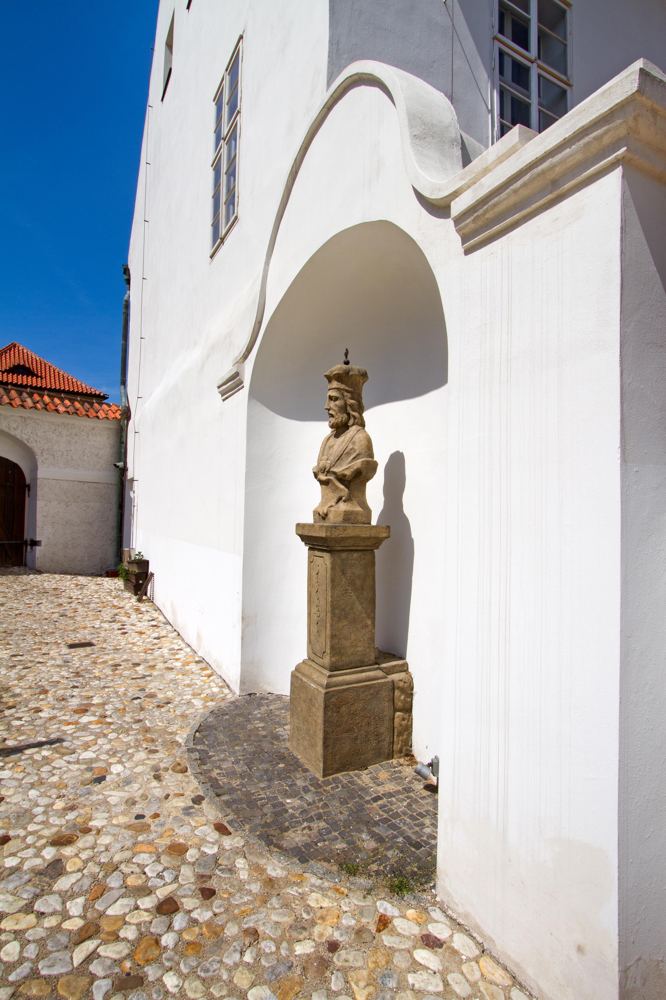 Готель Monastery 4*